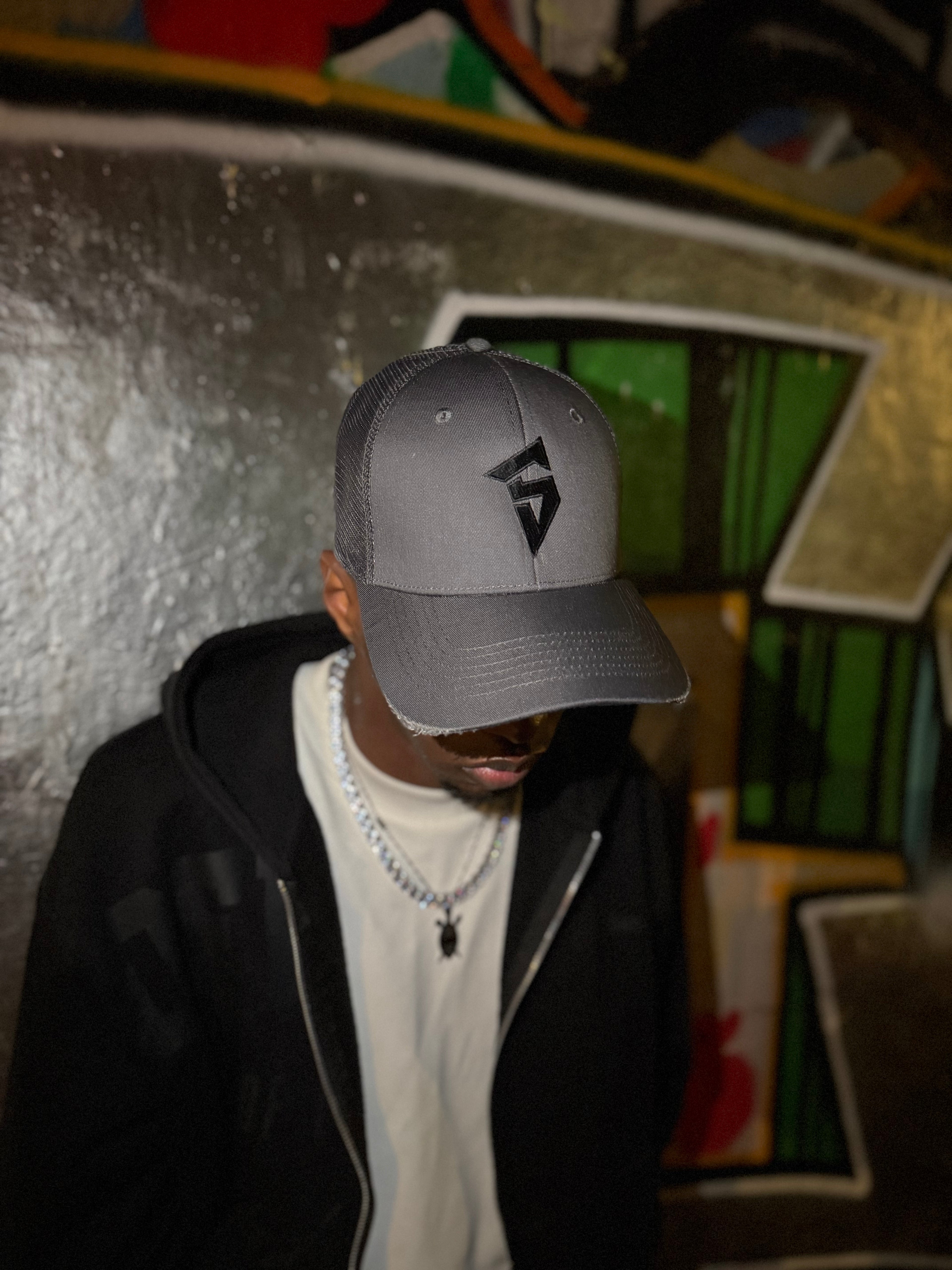 SYHR S LOGO Trucker Cap Dark Grey
