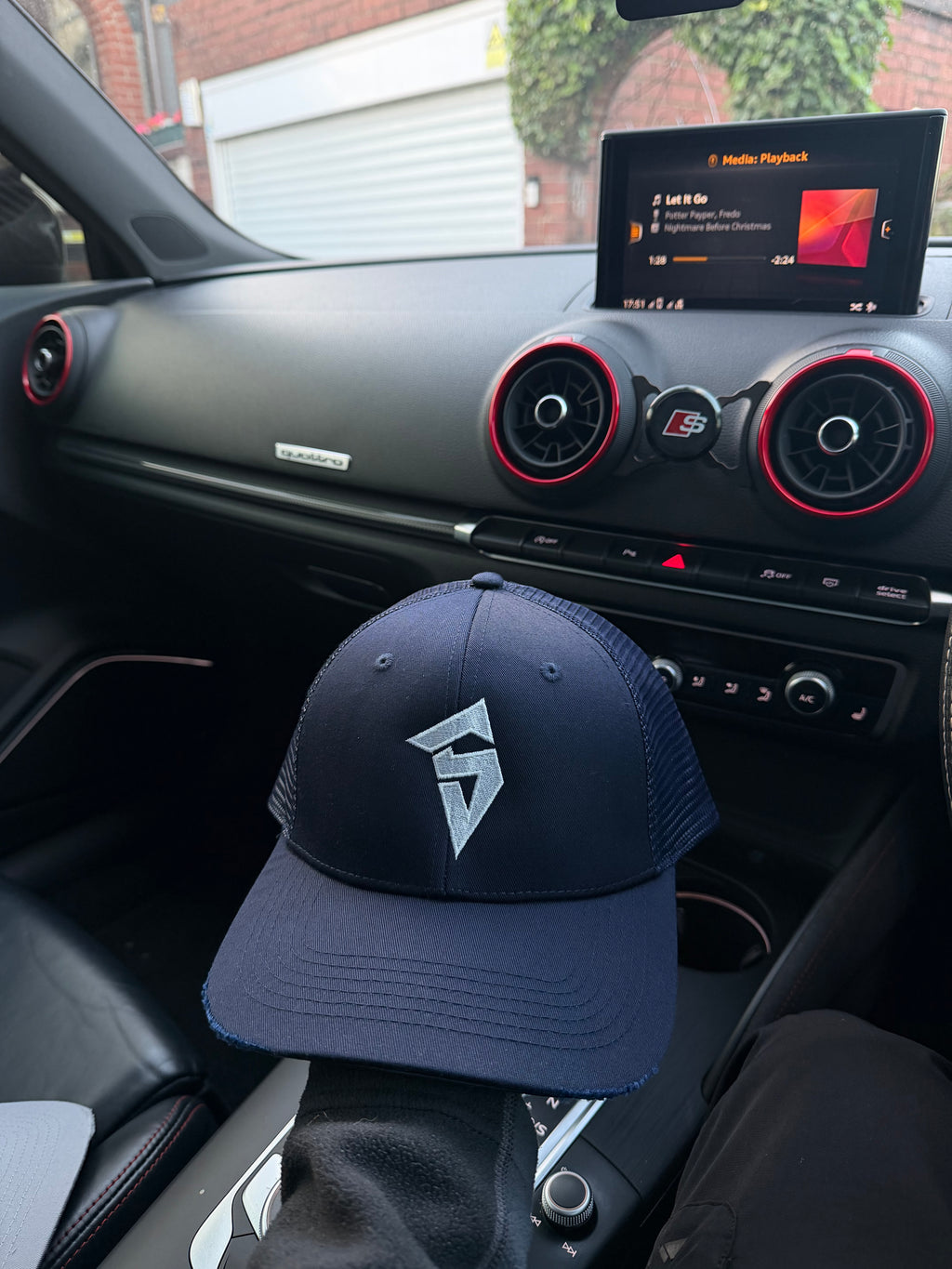 SYHR S LOGO Trucker Cap Navy Blue