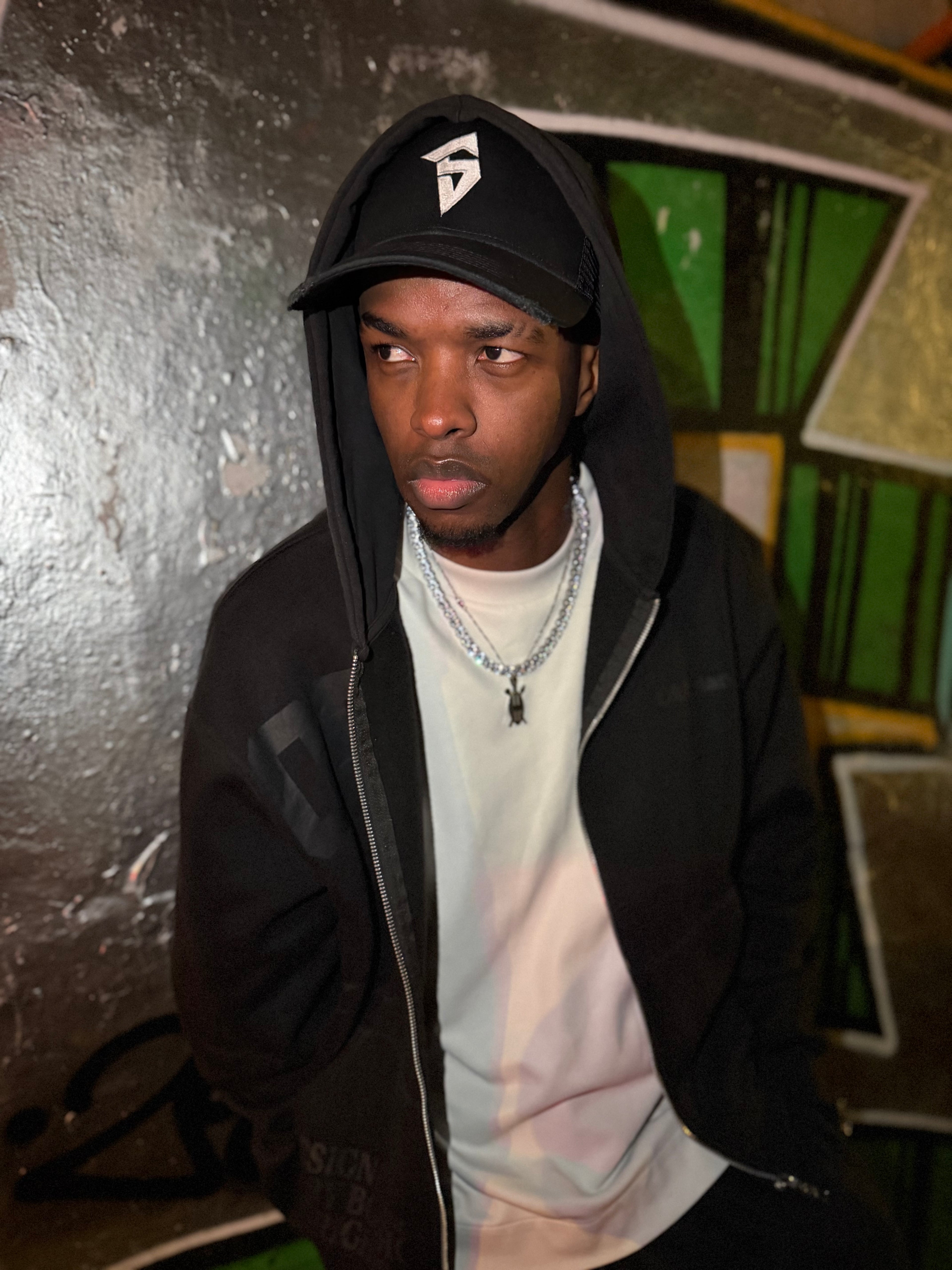 SYHR S LOGO Trucker Cap Black