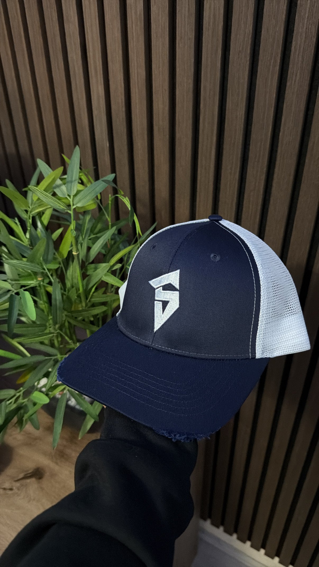 SYHR S LOGO Trucker Cap Navy Blue/White
